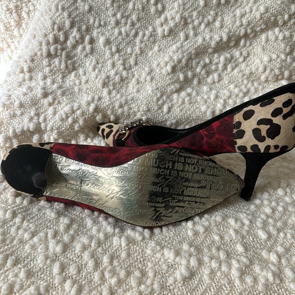 Size 10 Beverly Feldman pumps.. worn once… so in right now! - Picture 4 of 5